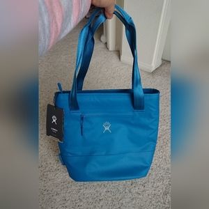 Hydro Flask 8L Insulated Lunch Tote in blue